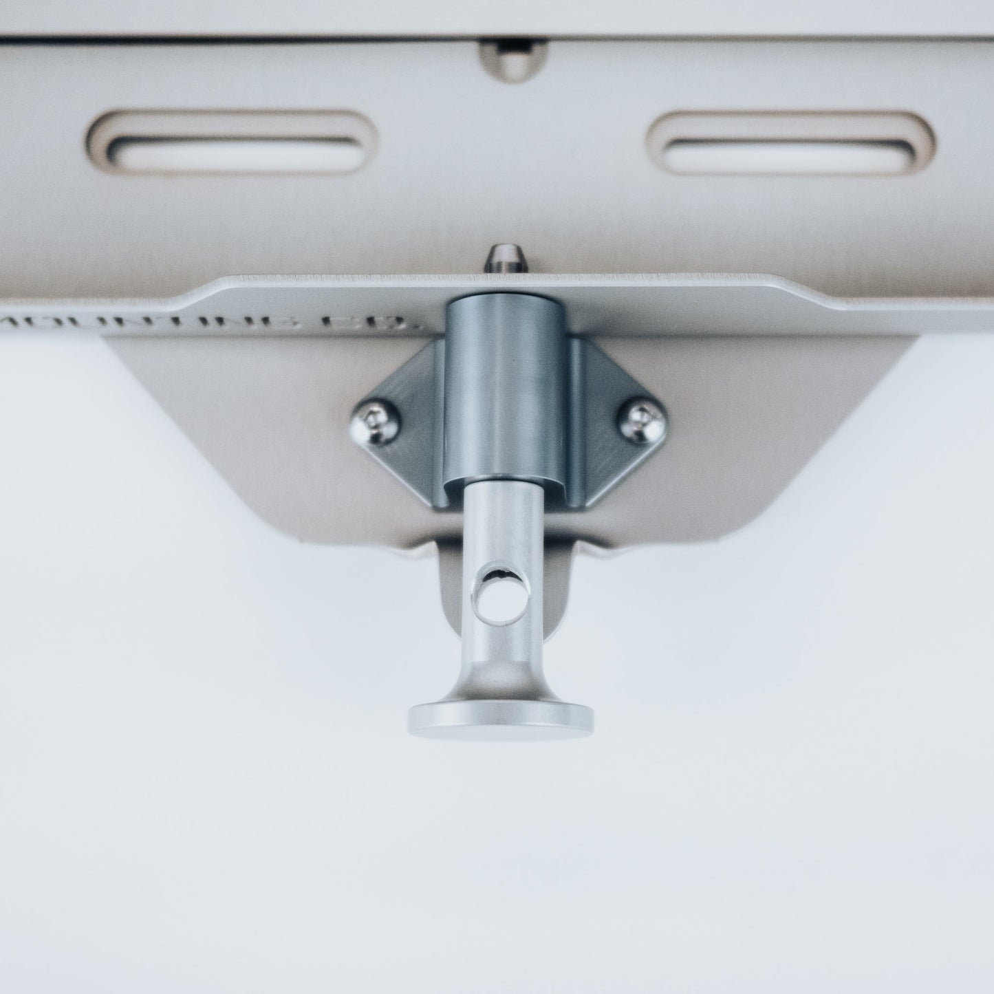 The Mounting Company Small Mount
