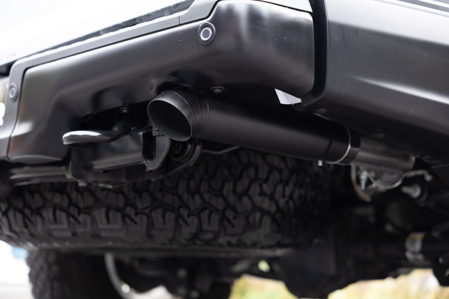 22-Present Ford F-150 Raptor 3.5L and Raptor R 5.2L Armor BLK 3-Inch Axle-Back Dual Split Rear Turn Down MBRP